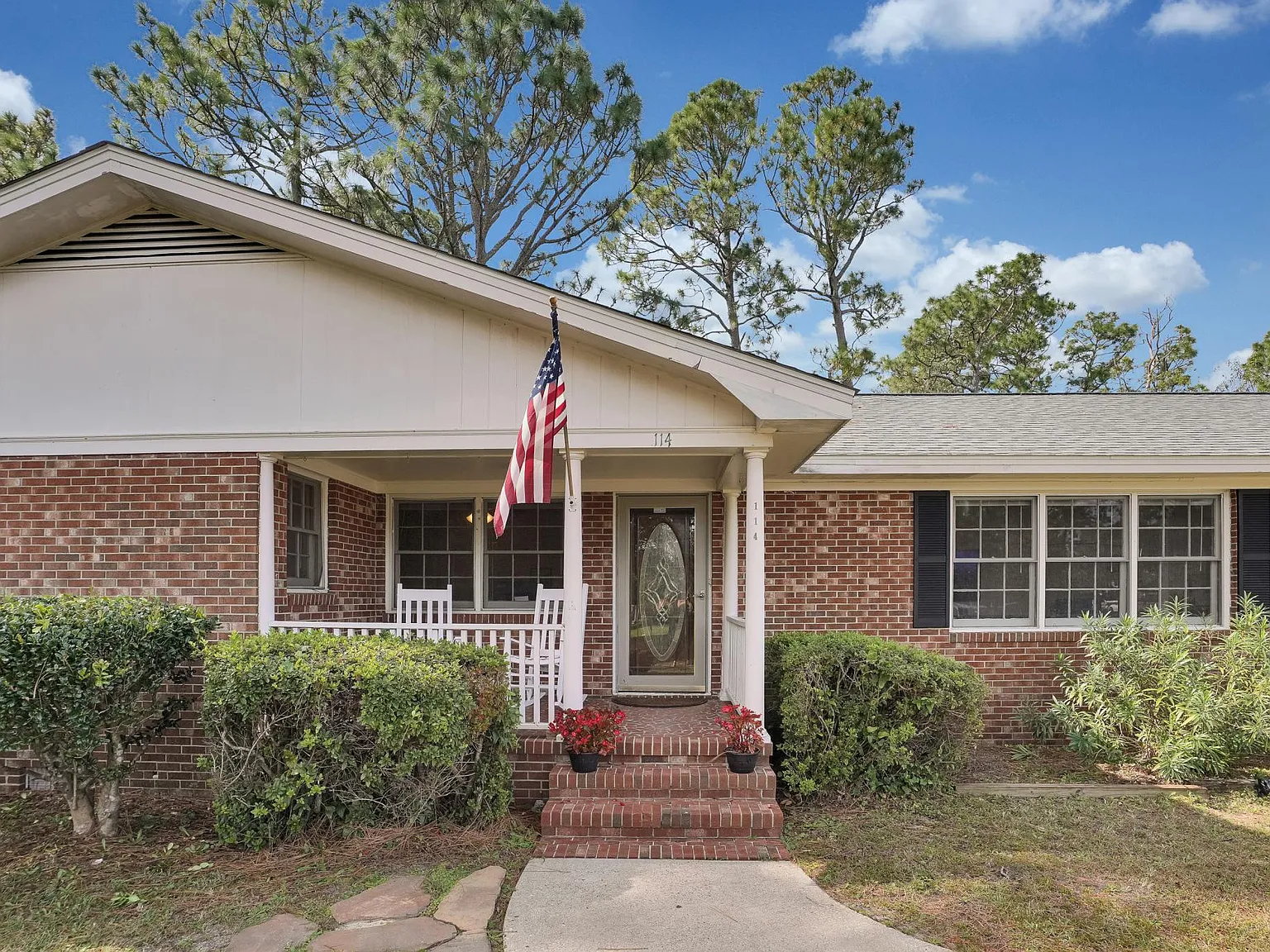 4 bed, 1903 sqft, $3,500 — Photo 2