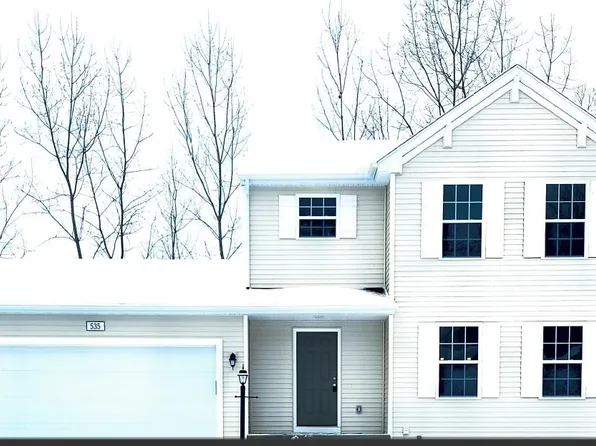 535 N Cygnet Lake Dr, Benton Harbor, MI 49022