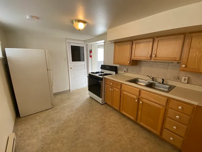 442 N 200 E #3 — Photo 7