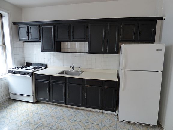 4th image of 2119 35th St