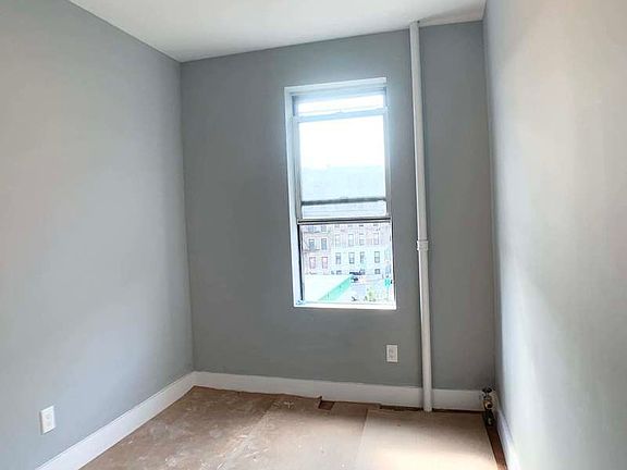 4th image of 32 Saint Nicholas Pl #41