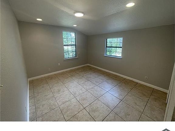 4th image of 608 E 19th St
