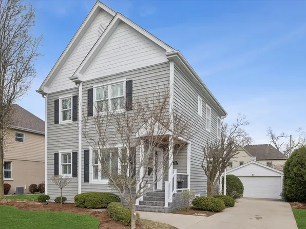 131 Indian Dr, Clarendon Hills, IL 60514