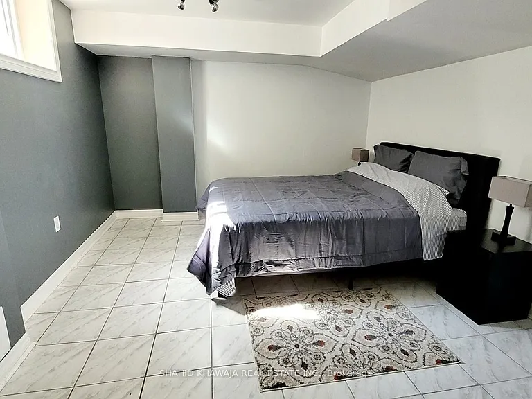 108 Camomile St #BASEMENT — Photo 9