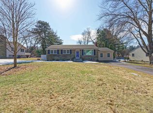 4 Wilson Dr, Glenville, NY 12302