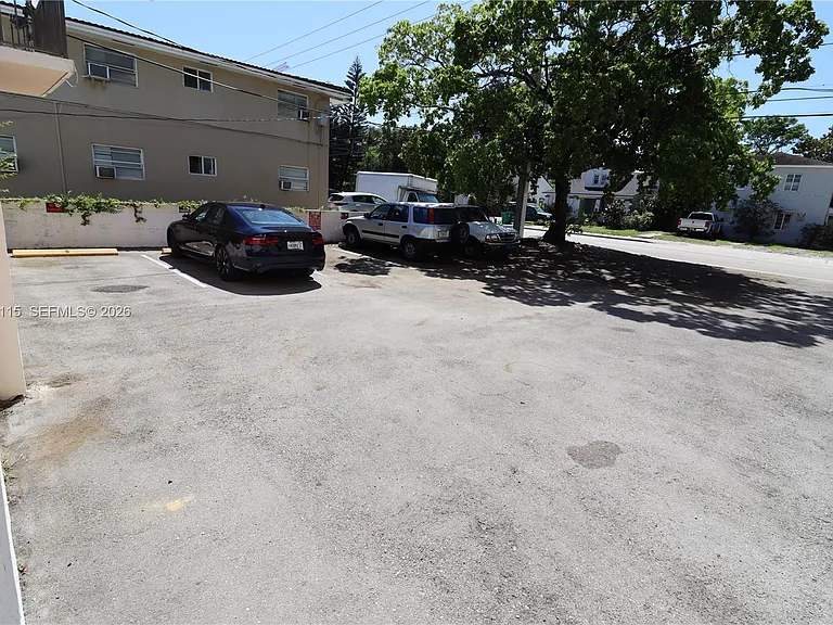 951 SW 7th St #4 — Photo 30