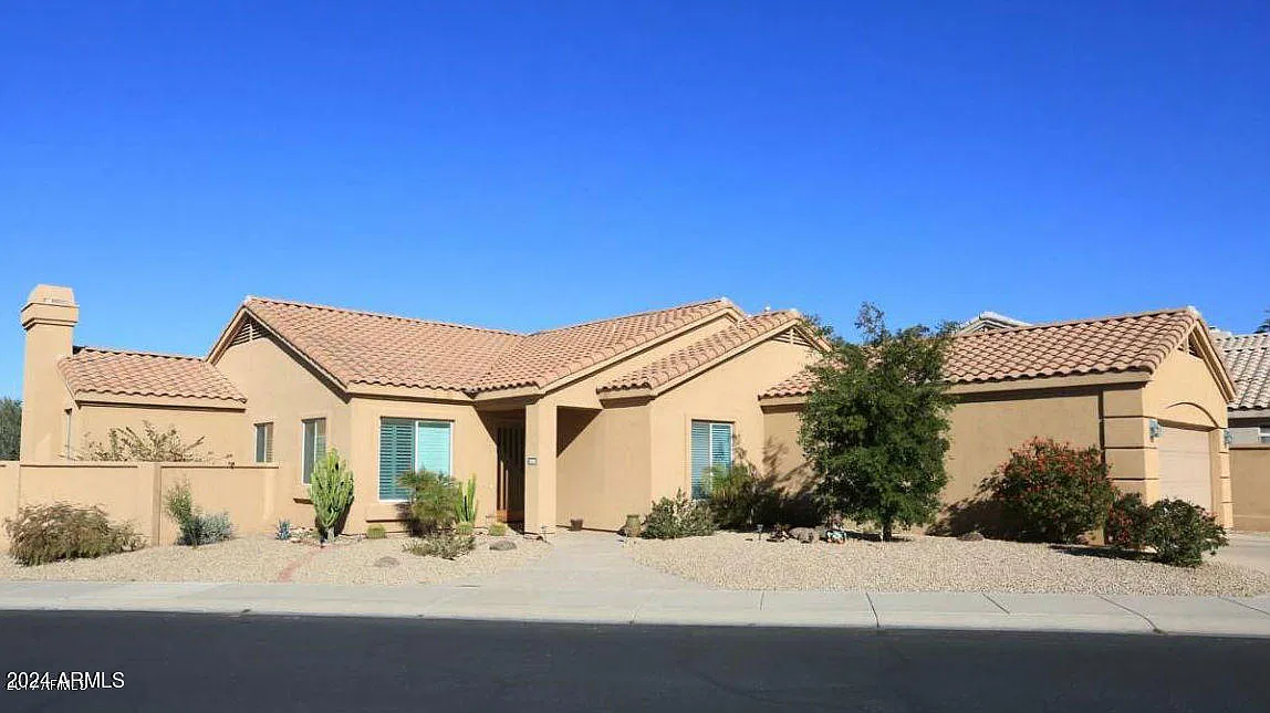 4 bed, 2.0 bath, 2717 sqft, $3,450 — Photo 1