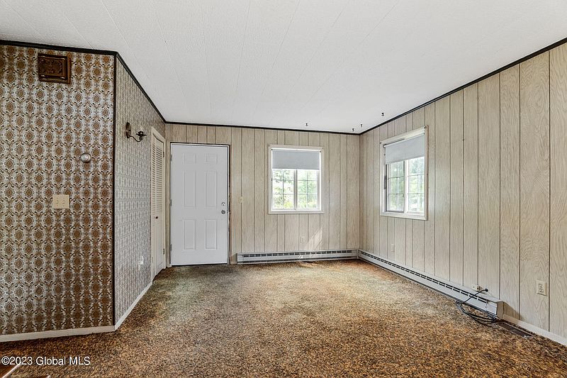 5th image of 917 Saratoga Road