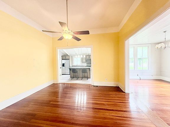 5th image of 215 Versailles Blvd APT 3