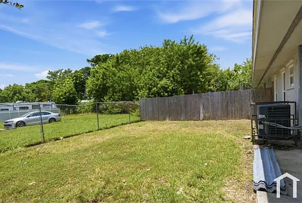 3 bed, 1300 sqft, $2,300 — Photo 3