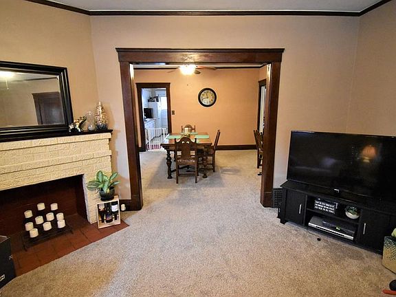3rd image of 1251 Donald Ave