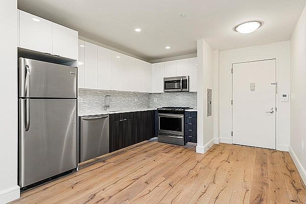 1st image of 25-21 43rd Ave #606