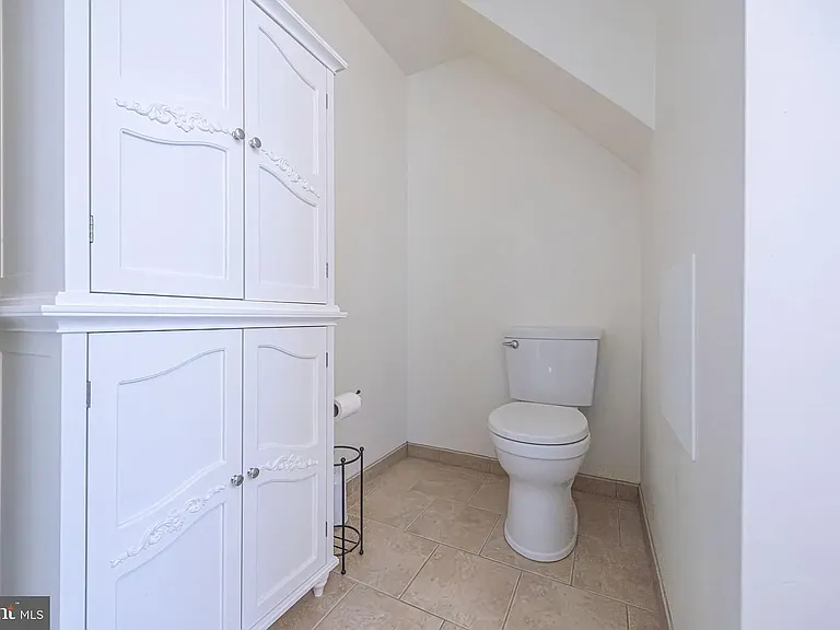1243 Linden Ave #2 — Photo 4