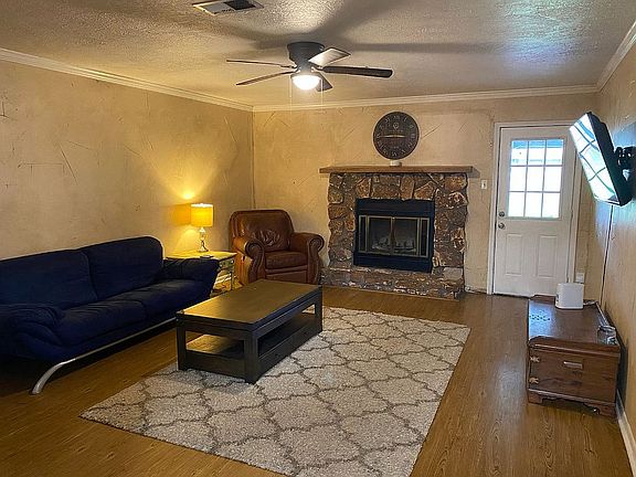 5th image of 155 Ferndale Ln