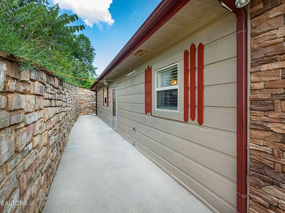 10th image of this home