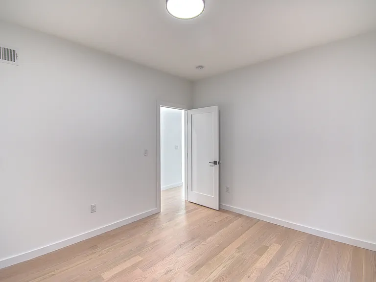 35 Henry Ave #2 — Photo 16