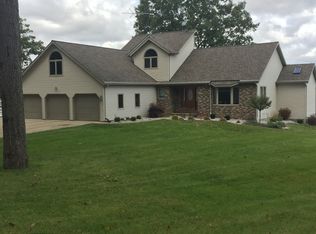 22674 Williams Landing Rd, Sturgis, MI 49091