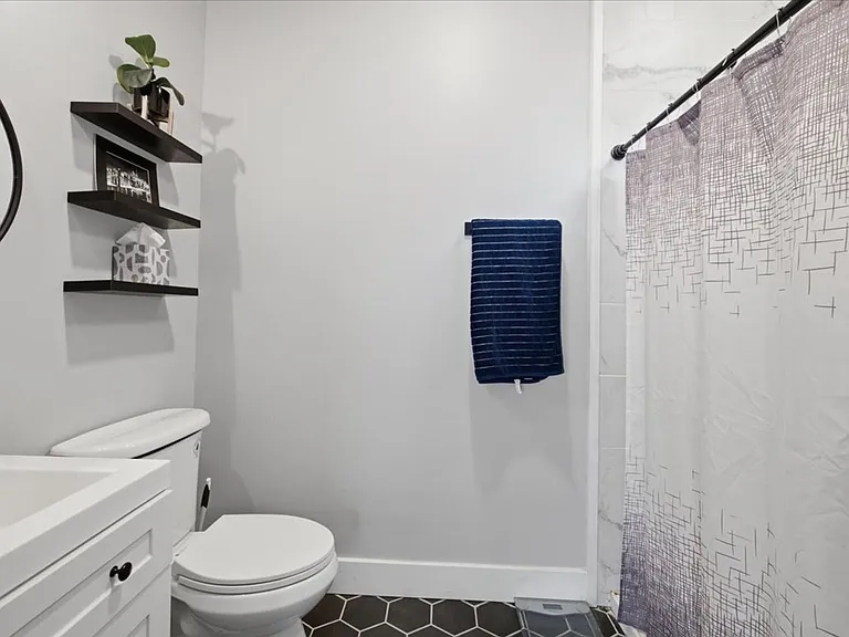 1605 English Ave — Photo 11