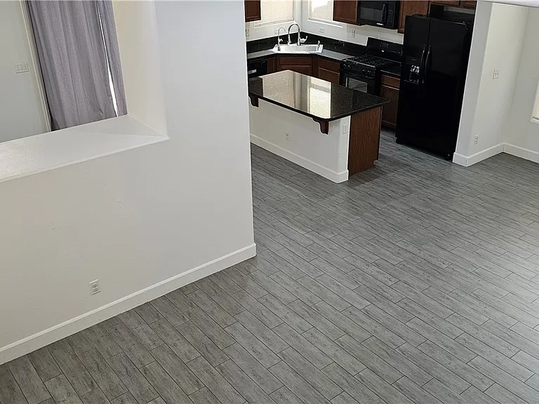 7451 Benlomond Ave — Photo 16