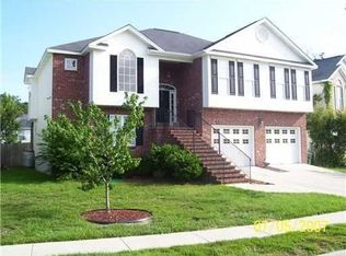 10 Teakwood Dr, Savannah, GA 31410