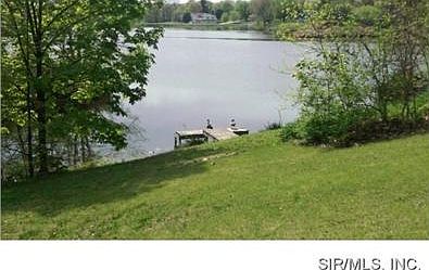 Stunning Lakeview Spans