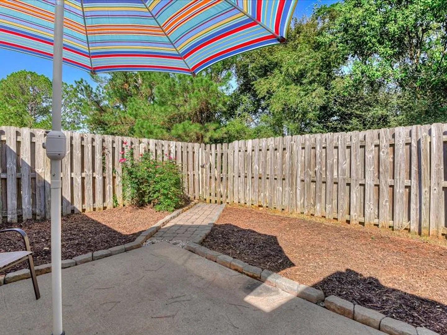 Now Available! - 41 Leigh Place — Photo 4