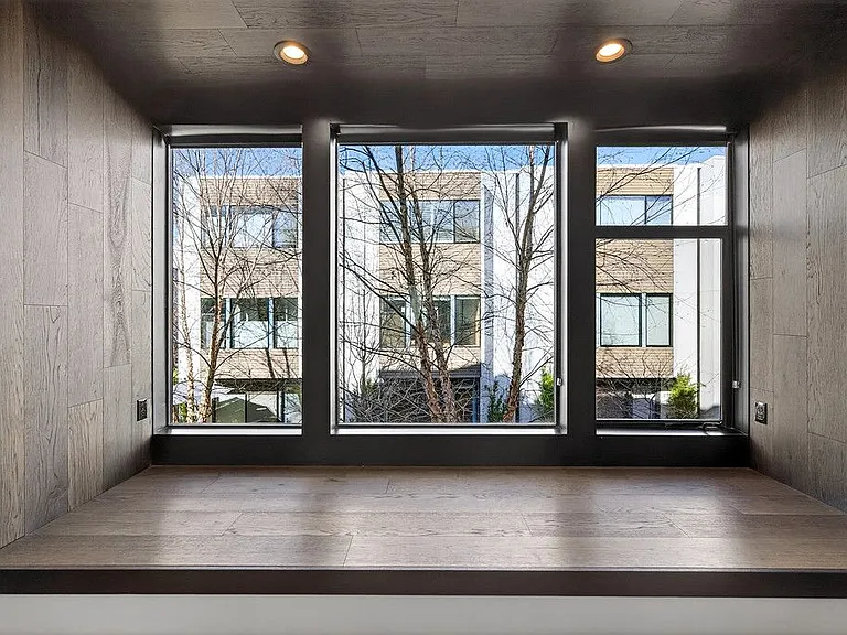 979 Eames Walk — Photo 22