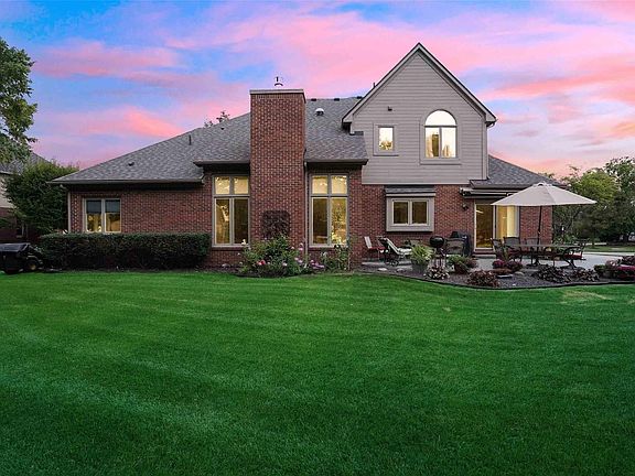 2nd image of 7081 ROYAL VILLA Court