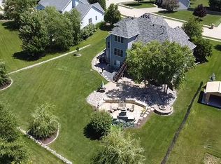 5492 Hugo Rd, Bettendorf, IA 52722