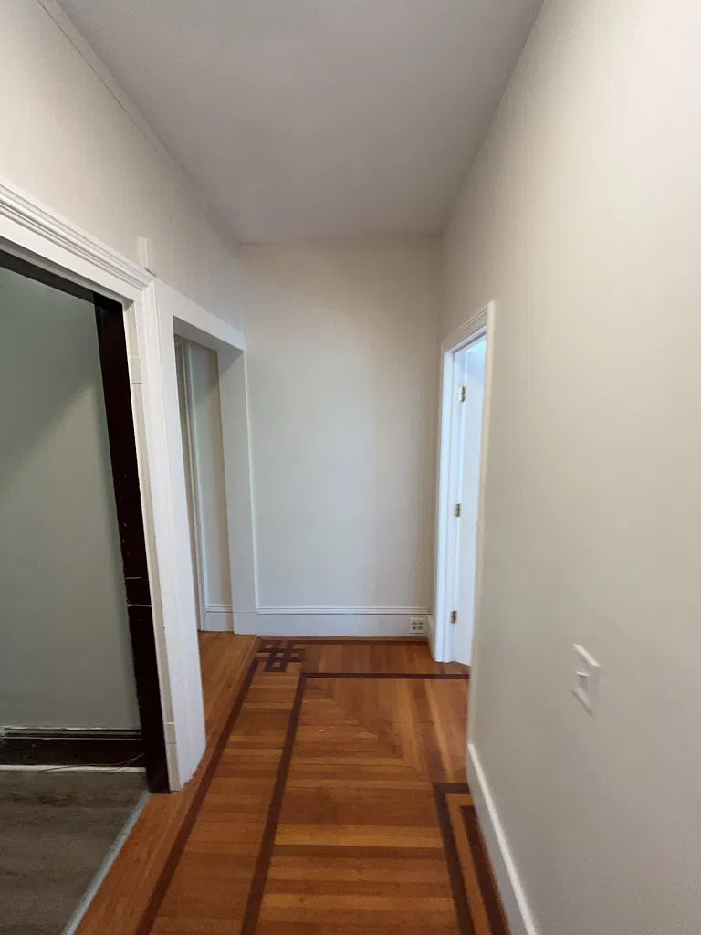 4 bed, $5,000 — Photo 2