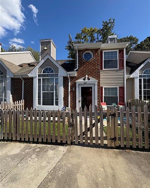 1st image of 322 Rivers Ridge Cir