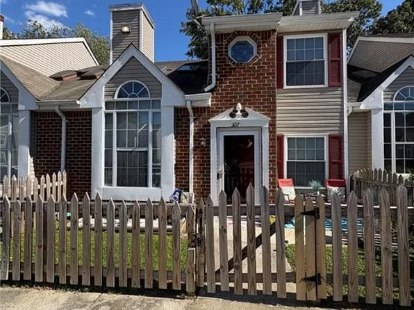 322 Rivers Ridge Cir, Newport News, VA 23608