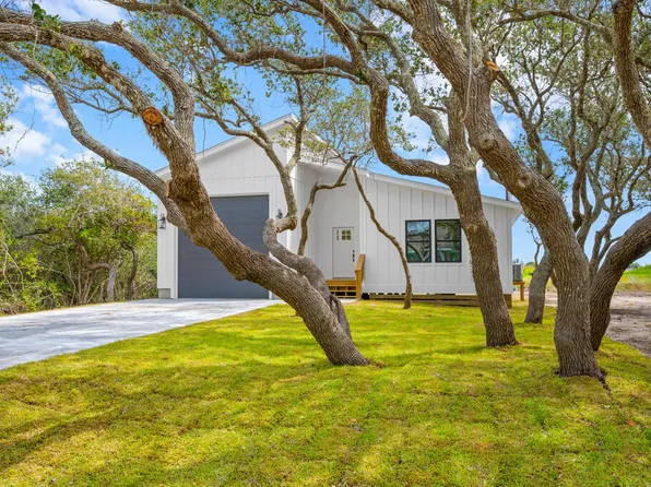 2308 Bronte St, Rockport, TX 78382