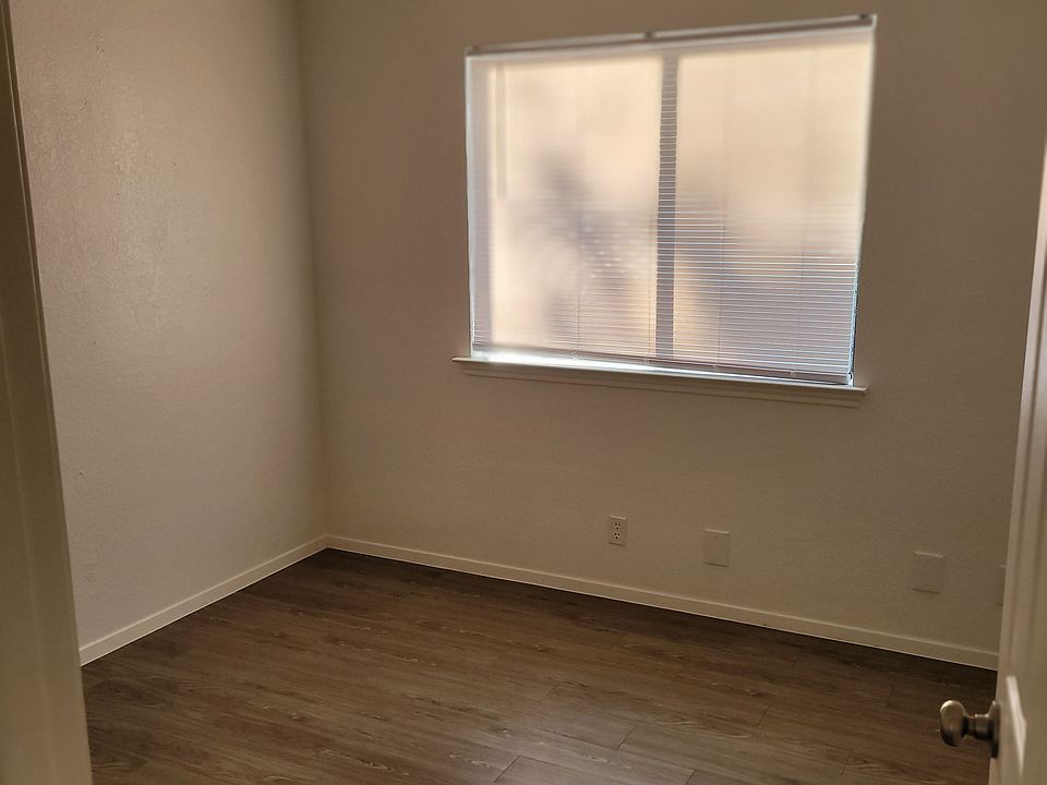 1st image of 1009 Meadowcreek Dr