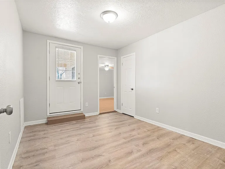 907 Northbend Dr — Photo 19
