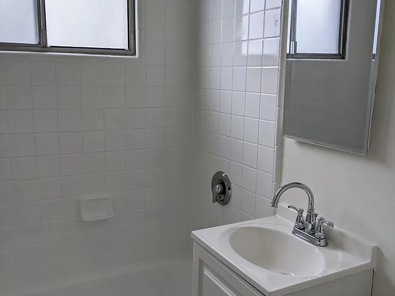 1248 N Las Palmas Ave #6 — Photo 13