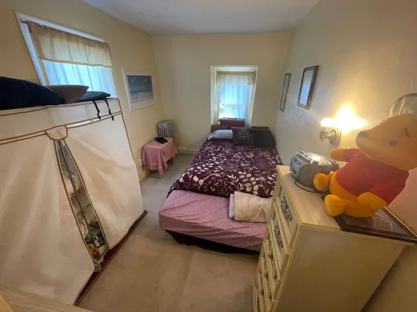 135 S 12th St Fl 2, Easton, PA 18042