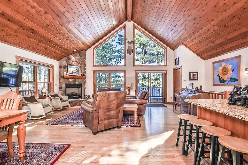 11698 Sunday Lake Rd — Photo 2
