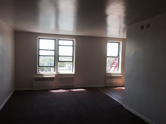 3rd image of 740 Clarkson Ave APT 1D