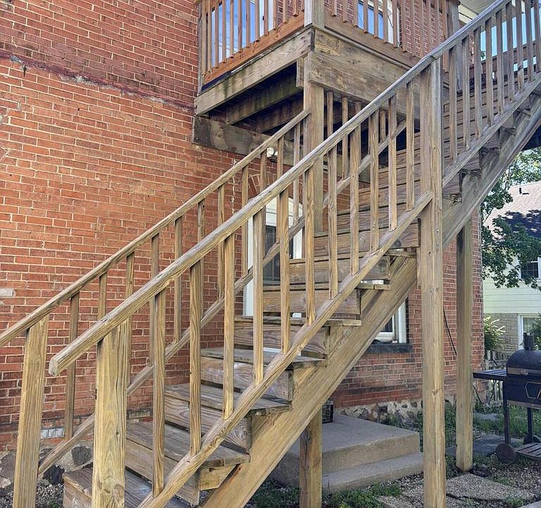 1st image of 120 S Washington STREET