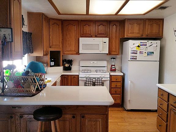 4th image of 21863 Glen View Dr