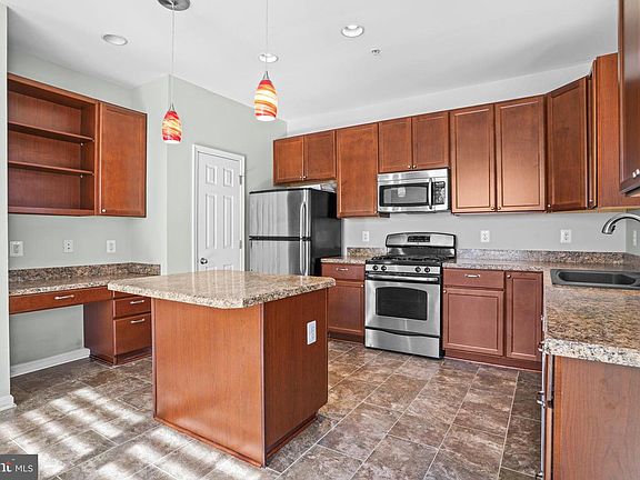 4th image of 45630 Catalina Ln