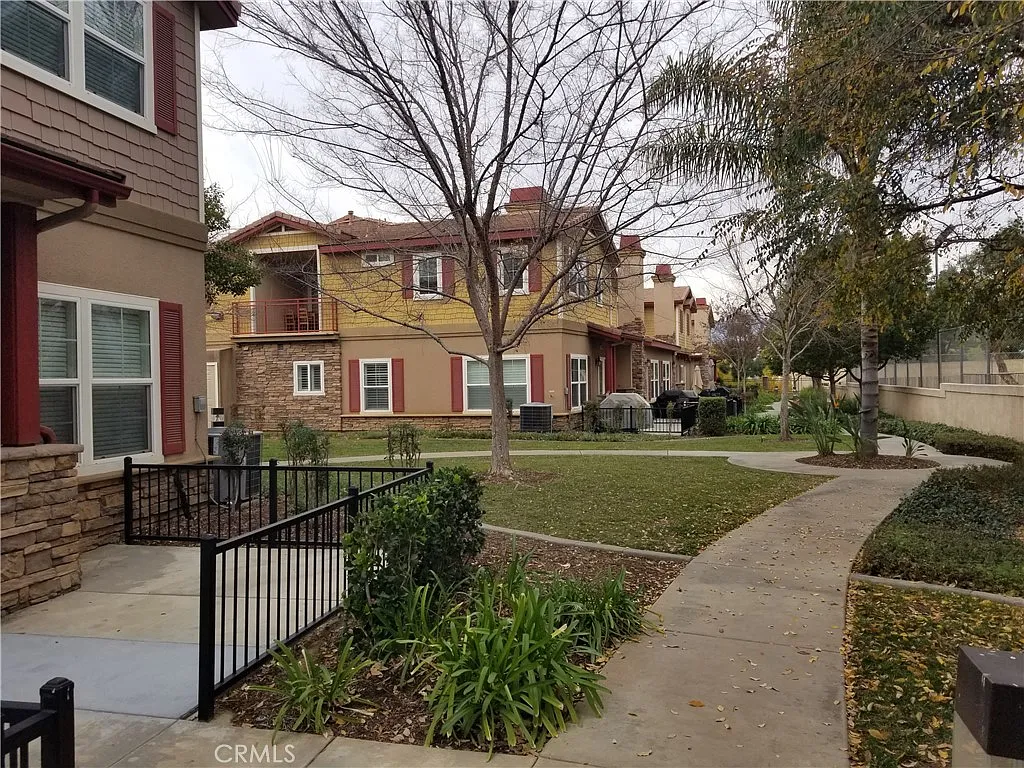 Building Photo - 1510 Orange Ave #1102