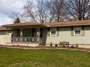 100 Circle View Ct, New Middletown, OH 44442
