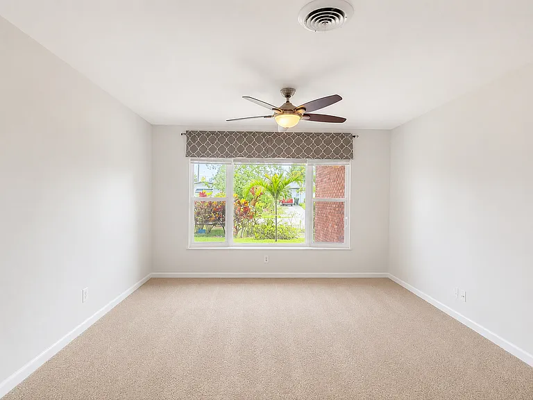 1301 SW 8th St — Photo 3