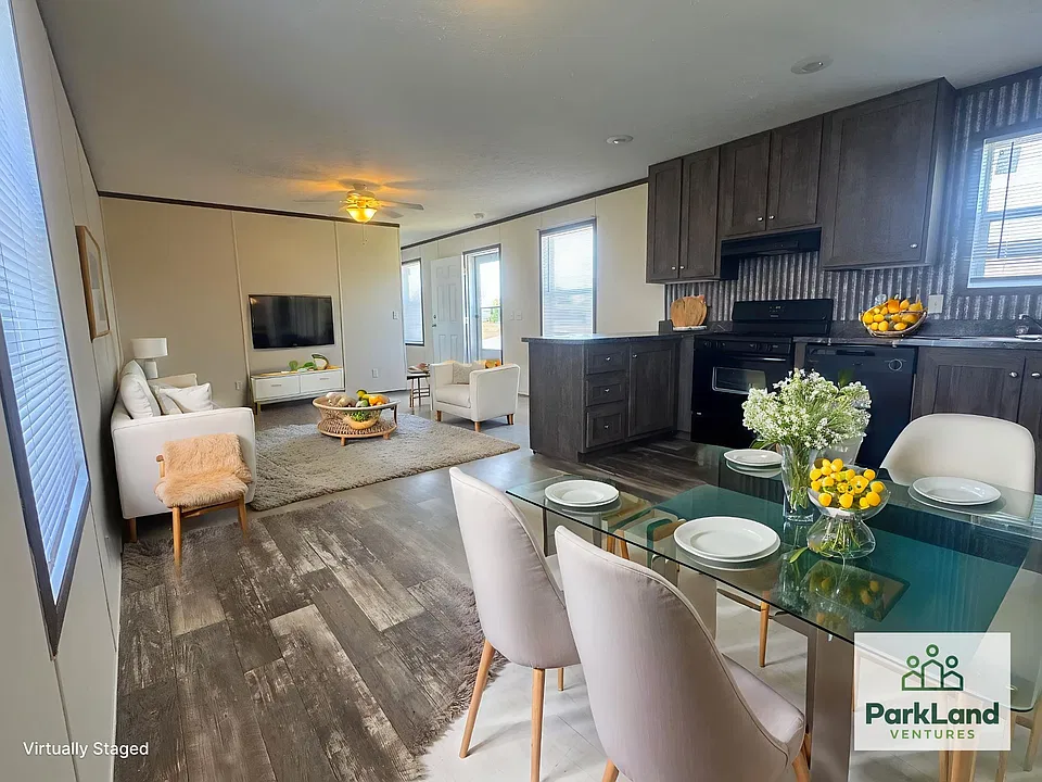 3108 Camelot Dr
