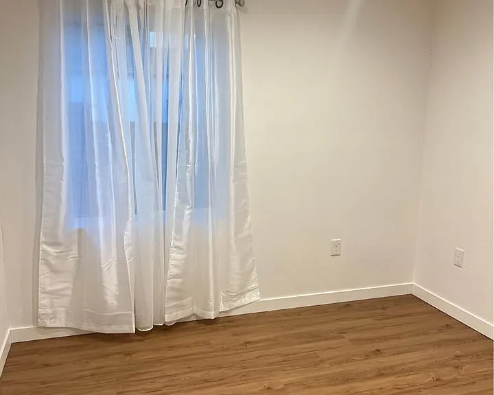 441 W Doris Ave — Photo 3