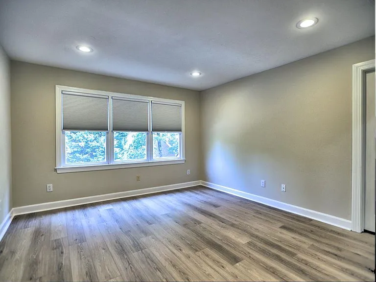 3237 Waldwick Way SE — Photo 24