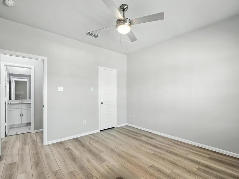 913 Cobalt Dr — Photo 18