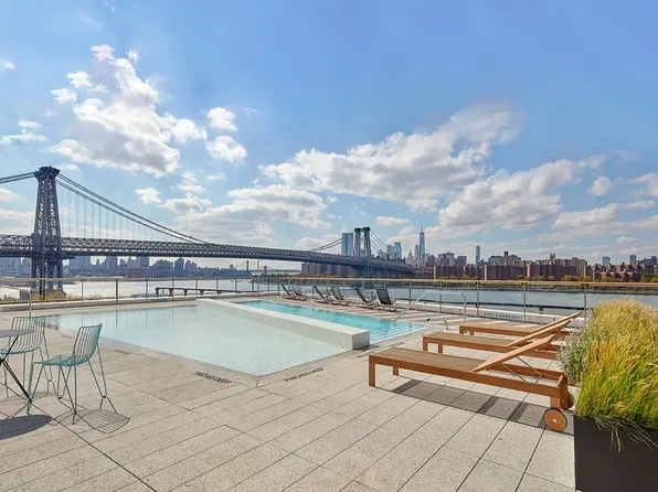 347 Kent Avenue image 5 of 10